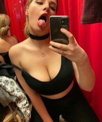 Мои услуги включают широкий спектр удовольствий - от эротического массажа до обольстительных игр в постели. Наслаждайся моими роскошными формами и умением доставить истинное блаженство.
Позволь мне удовлетворить все твои желания и сделать твой вечер ярким и запоминающимся. Моя опытность и чувственность позволяют мне создавать неповторимую атмосферу нашей встречи, во время которой ты сможешь забыть о повседневных проблемах и погрузиться в мир наслаждения и страсти.
Я с нетерпением жду встречи с тобой и обещаю, что каждая минута, проведенная со мной, будет наполнена чувственностью и сексапильностью. Отзывы о моих услугах говорят сами за себя, и я уверена, что ты останешься доволен. 💋
📸 Мои фото подтверждают мою красоту и сексуальность, и ты можешь убедиться в этом сам, просмотрев их на моем профиле.
🏙️ Живу в Москве и готова порадовать каждого джентльмена, желающего окунуться в океан страсти и удовольствия вместе со мной. Не упускай шанс испытать настоящее блаженство – приходи ко мне, и я окружу тебя заботой и лаской. Жду тебя, мой красавчик! 💕 13835, 24 года